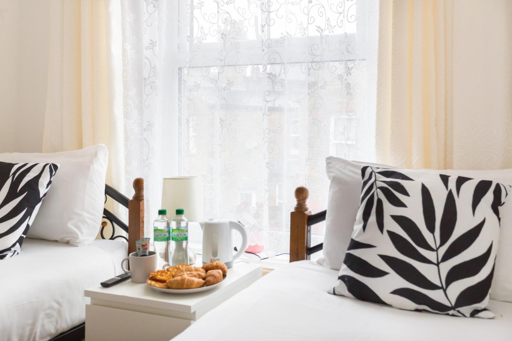 Wood Green Budget Rooms - Next To Mall & Metro Station - 10 Min To City Center London Bagian luar foto