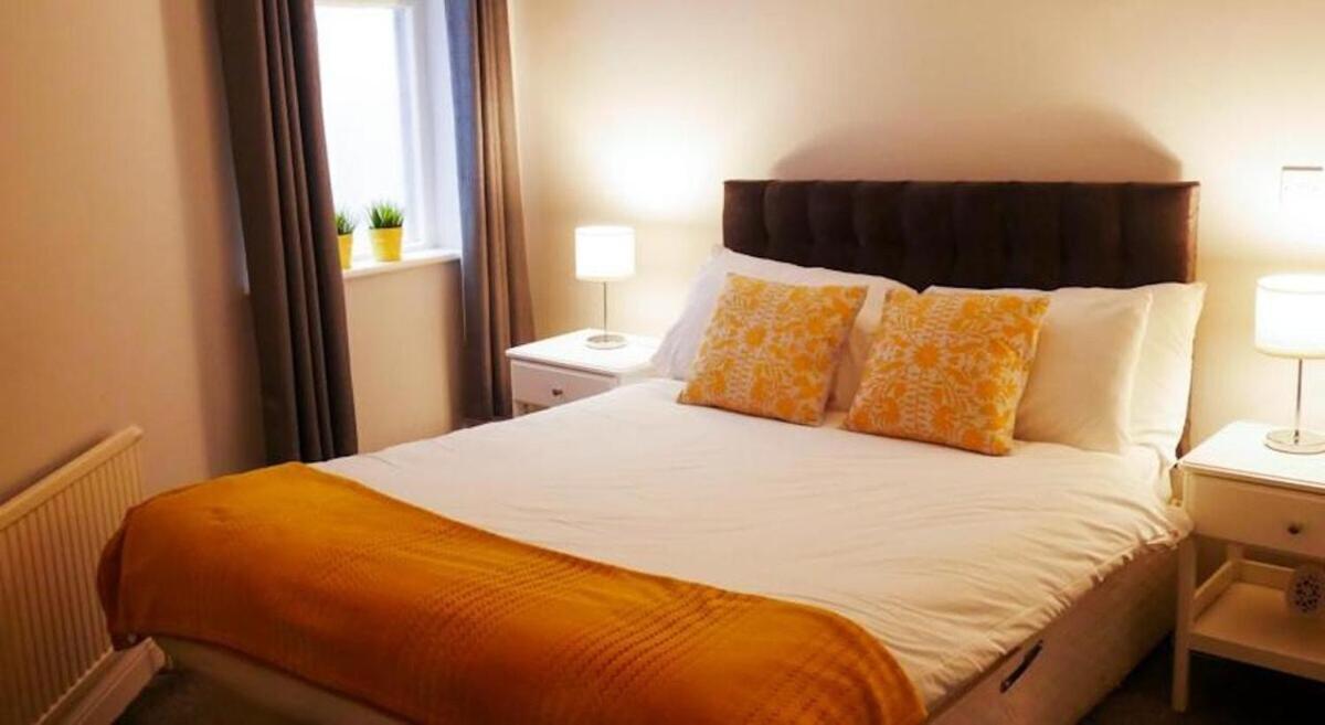 Wood Green Budget Rooms - Next To Mall & Metro Station - 10 Min To City Center London Bagian luar foto